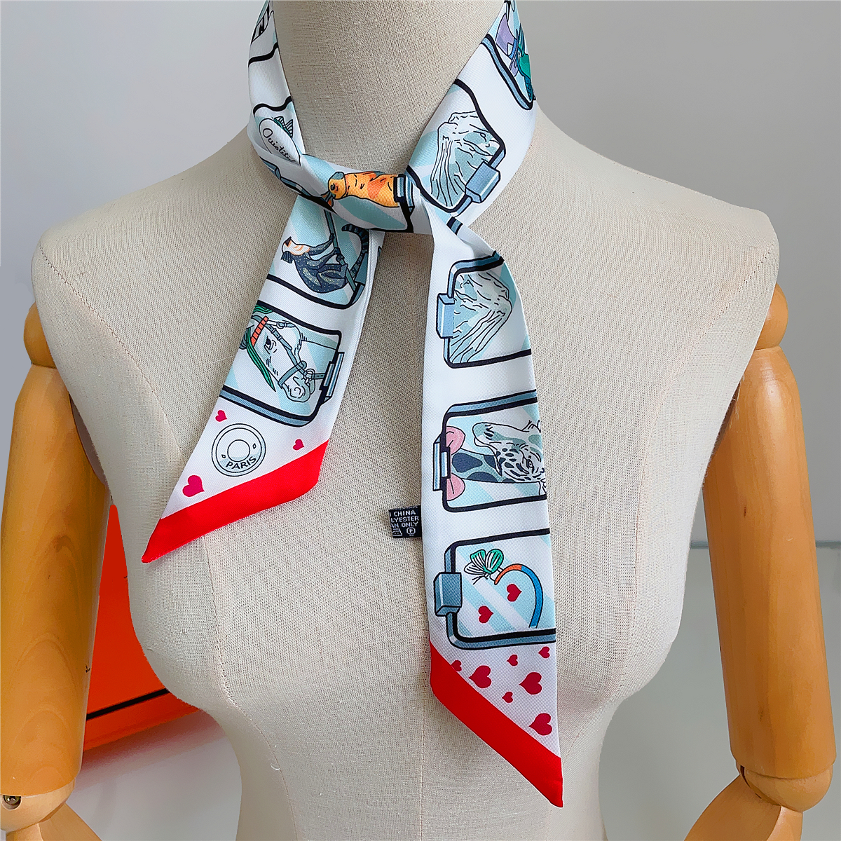 Brand Design Twill 100% Silk S - Scarf Silk Square บทวิจารณ์และราคา