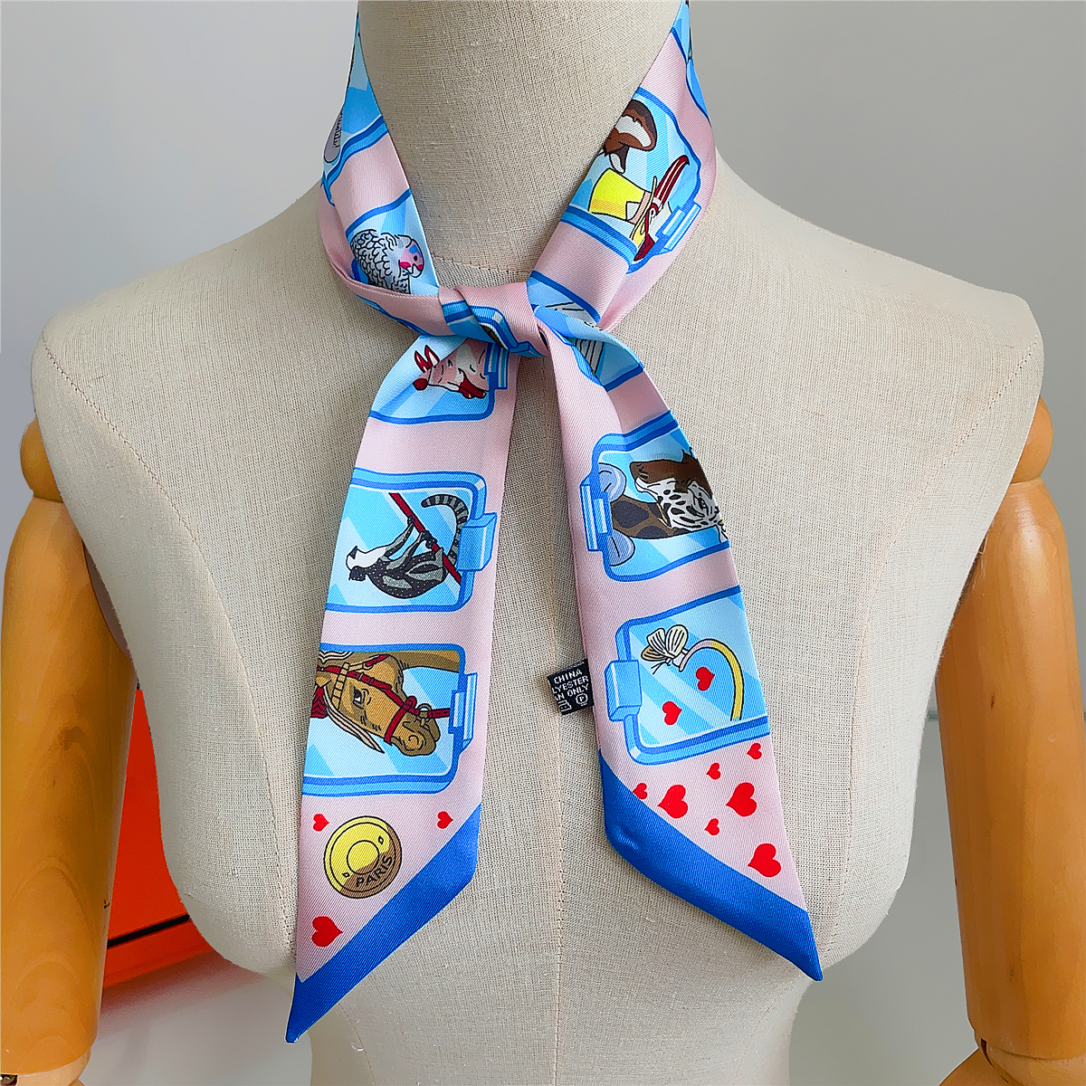 Brand Design Twill 100% Silk S - Scarf Silk Square บทวิจารณ์และราคา