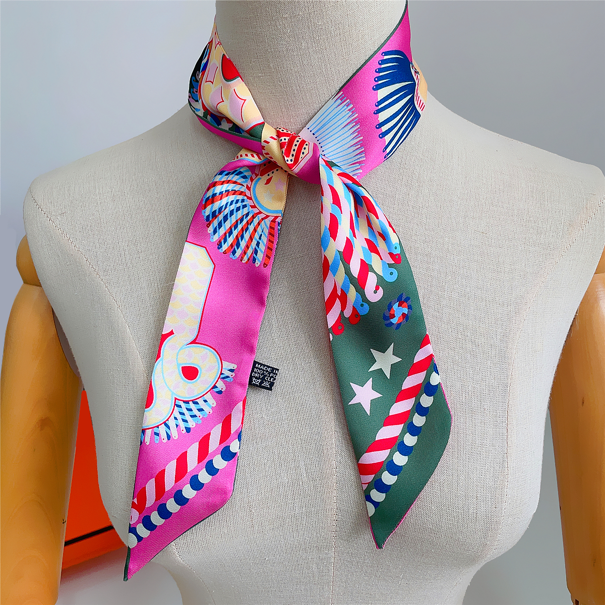 Brand Design Twill 100% Silk S - Scarf Silk Square บทวิจารณ์และราคา