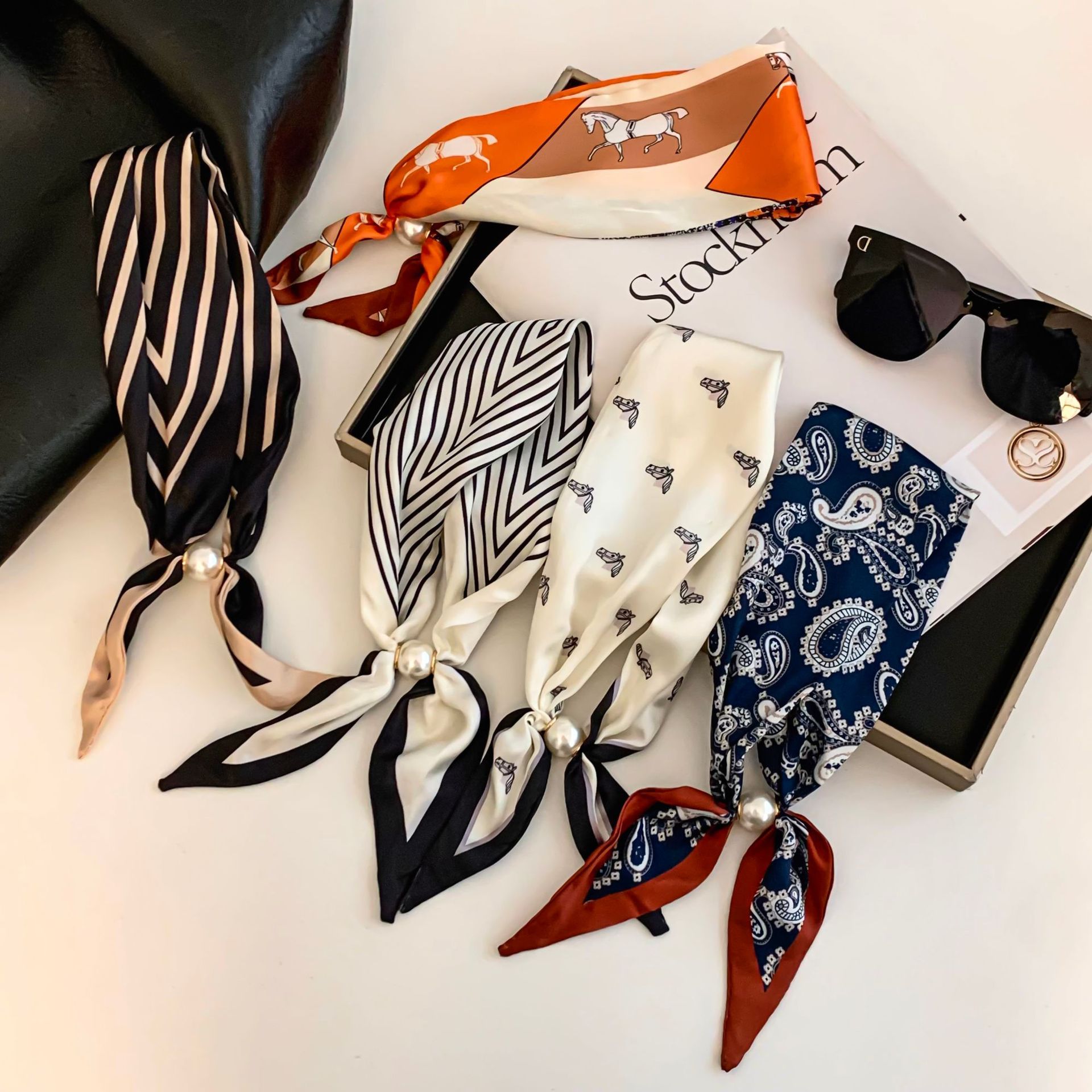 Cashew Flower Silk Scarf Effor - Ascot Neck Scarf บทวิจารณ์และราคา