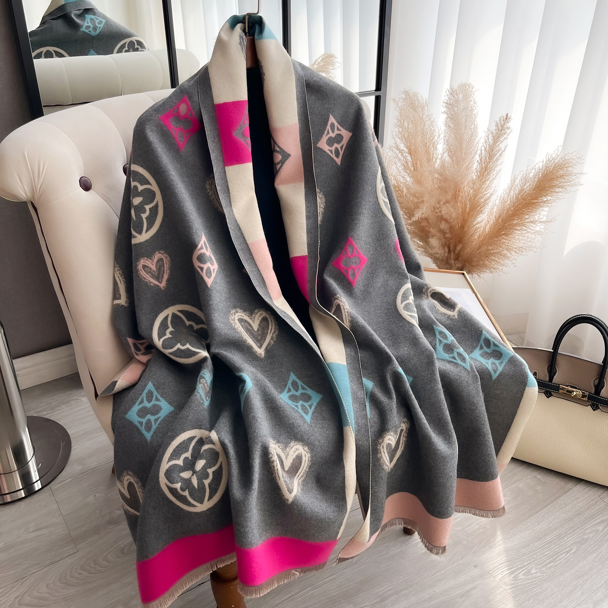 Luxury Cashmere Love Scarf Win - Woven Scarf Blanket บทวิจารณ์และราคา