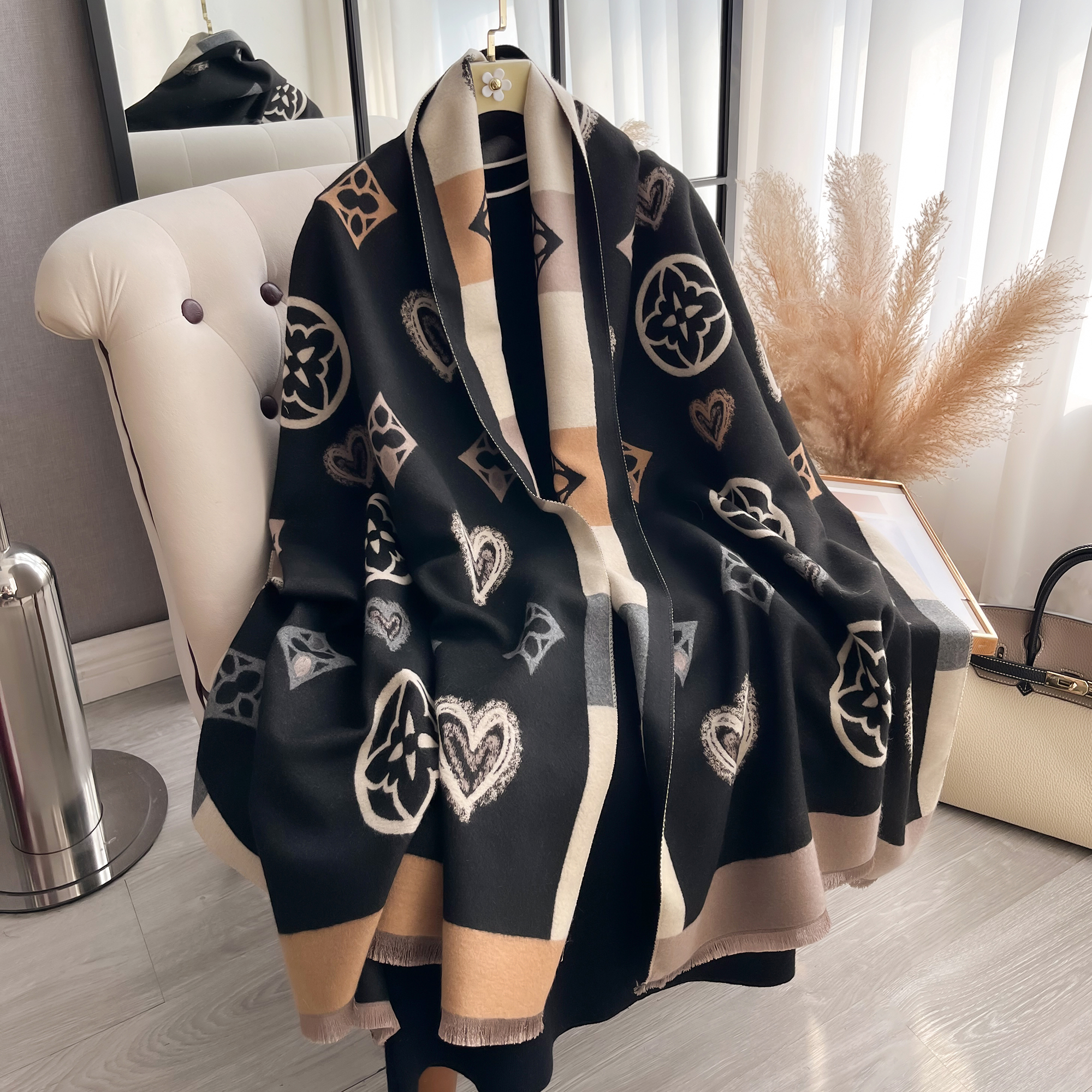 Luxury Cashmere Love Scarf Win - Woven Scarf Blanket บทวิจารณ์และราคา