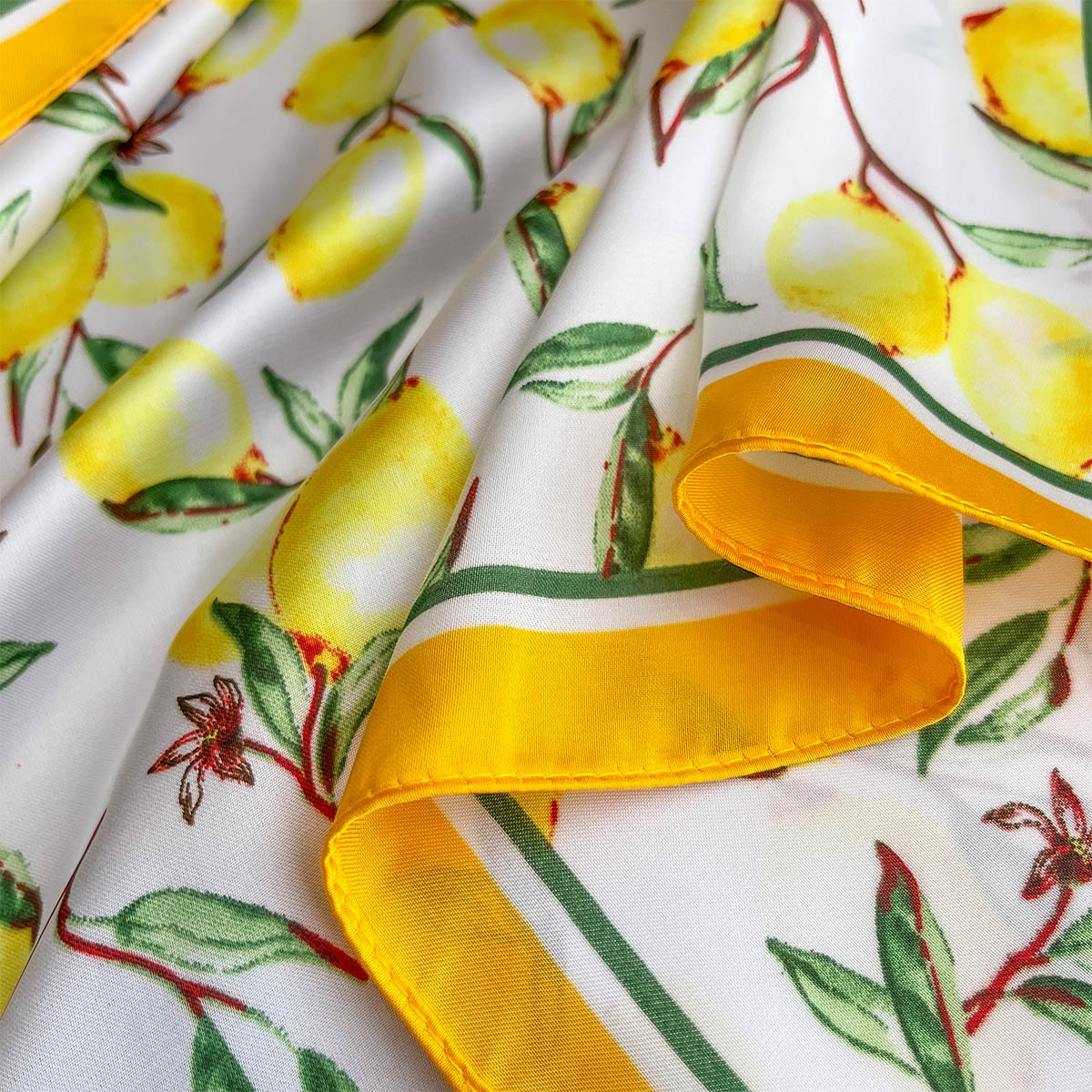 2025 New Yellow Lemon Print Sq - Scarf Silk Square บทวิจารณ์และราคา