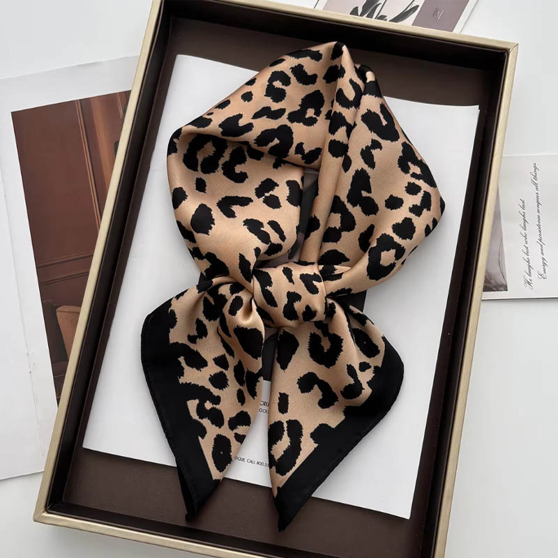 Luxury Leopard Print Female Sa - Ascot Neck Scarf บทวิจารณ์และราคา